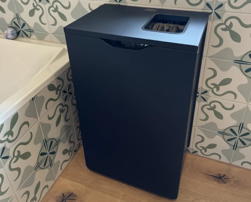 Poubelle design noir salle de bain